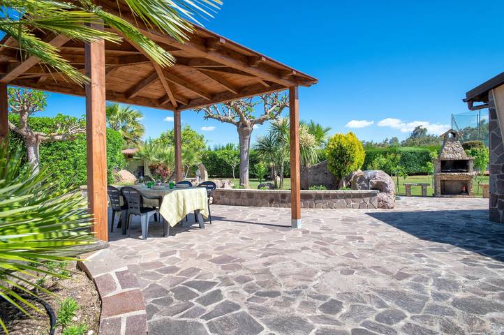 Villa "Villamorus 1" con Giardino e Wi-Fi in Guardia Grande, Alghero