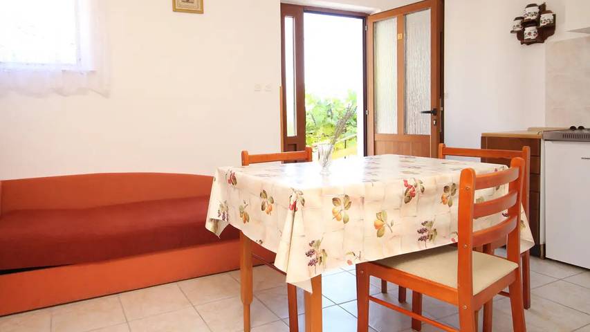 Studio für 3 Personen, mit Terrasse auf Cres - 2