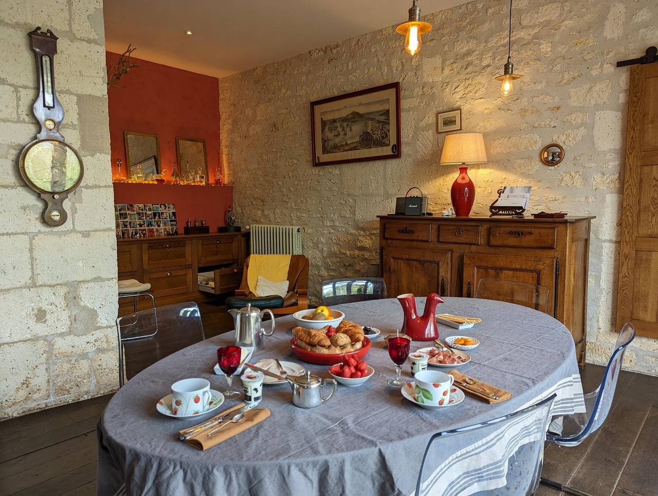 Le Relais de Foulpougne - Chambre 1 in Gond-Pontouvre, Charente
