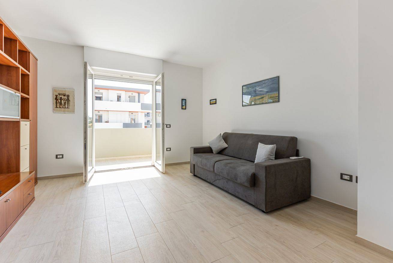 Entire apartment, Quartu Sant'Elena Roomy Flat with Private Parking! in Quartu Sant'Elena, Campidano