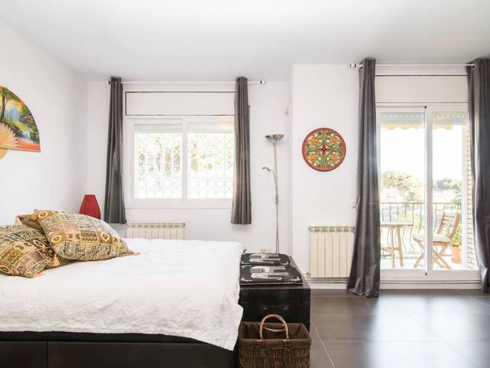 Ferienwohnung für 6 Personen, mit Balkon und Terrasse sowie Garten und Pool in Castelldefels - 3