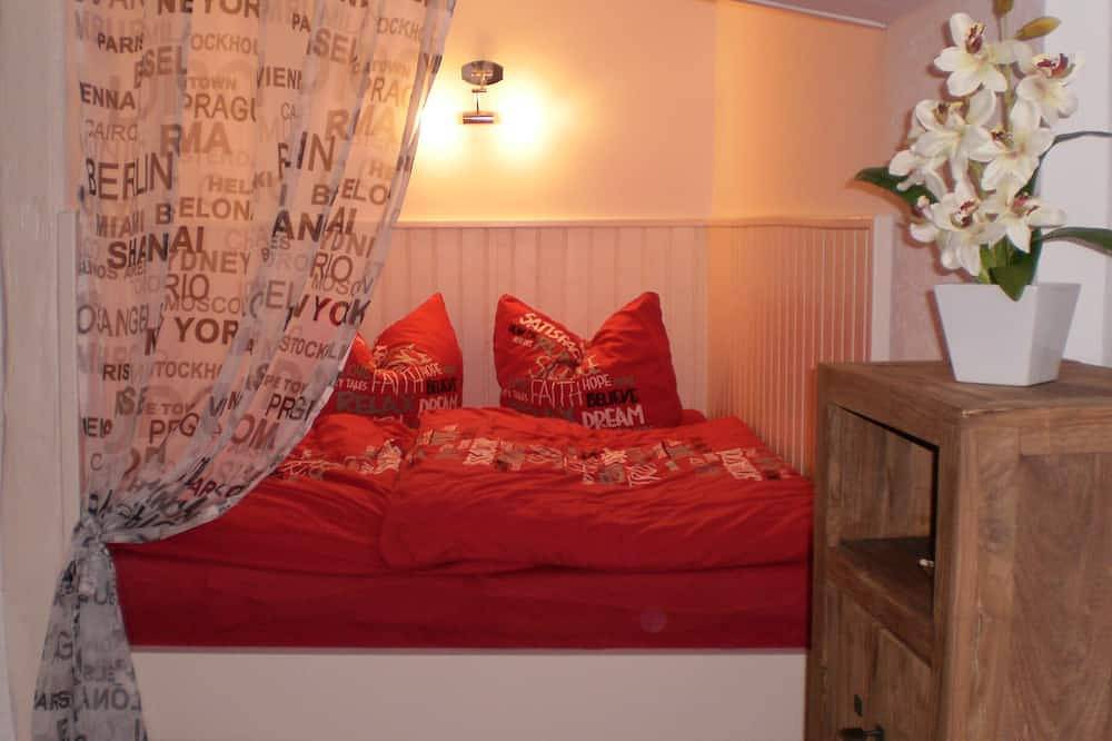 Ganze Wohnung, Fewo stilvoll + gemütlich, in 3 Minuten am Meer oder im Zentrum :) mit Parkplatz in Warnemünde Strand, Rostock