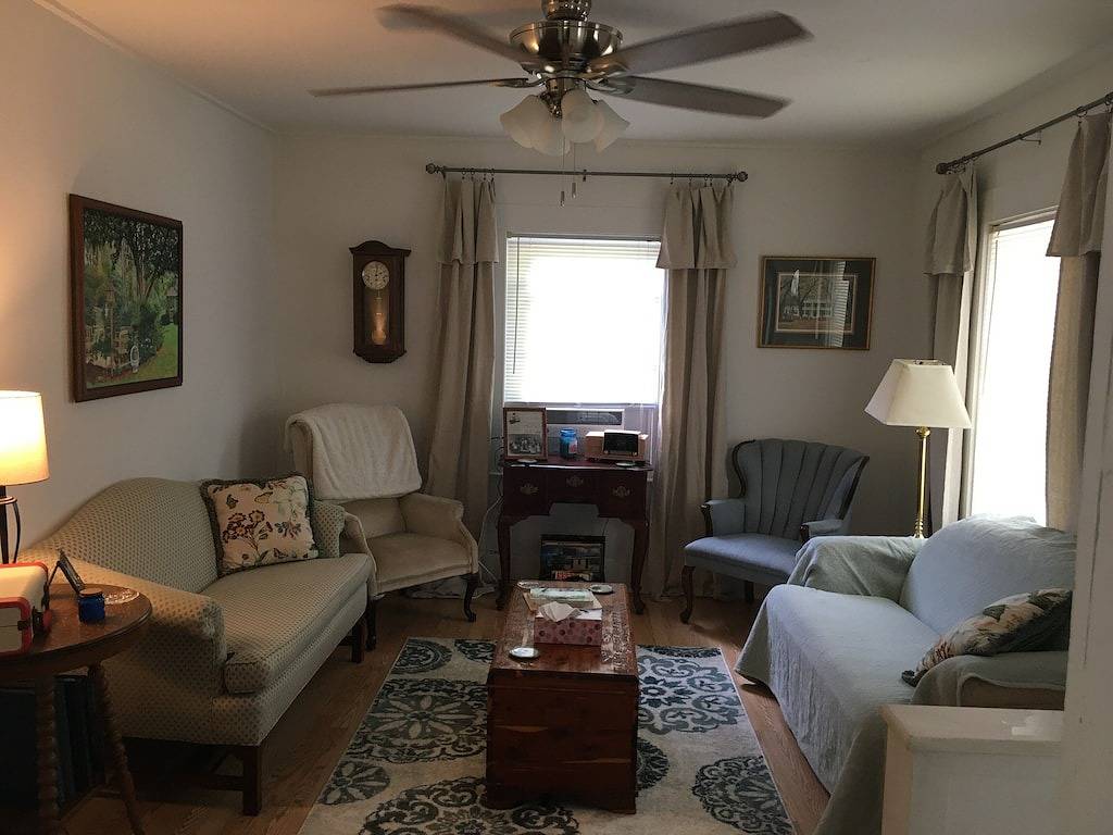 Nicely located, Cozy, Pet Friendly cottage in beautiful Lake Toxaway, Nc in Lake Toxaway