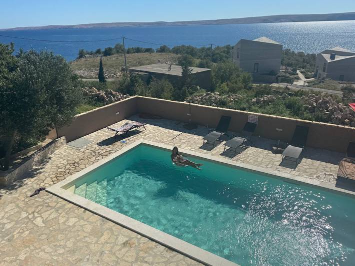 Apartament wakacyjny dla 4 osób, z Balkon/ taras i Basen w Lukovo