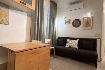 Ferienwohnung für 2 Personen, mit Balkon in Marina di Massa