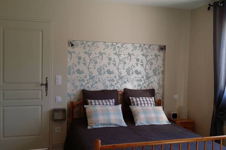 Location de vacances pour 3 personnes, avec jardin ainsi que terrasse et piscine à Castillon-du-Gard - 2