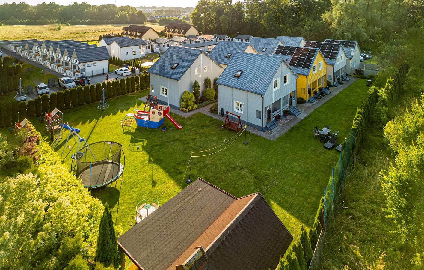 Ferienhaus für 7 Personen mit Terrasse in Gaski, Powiat Koszaliński