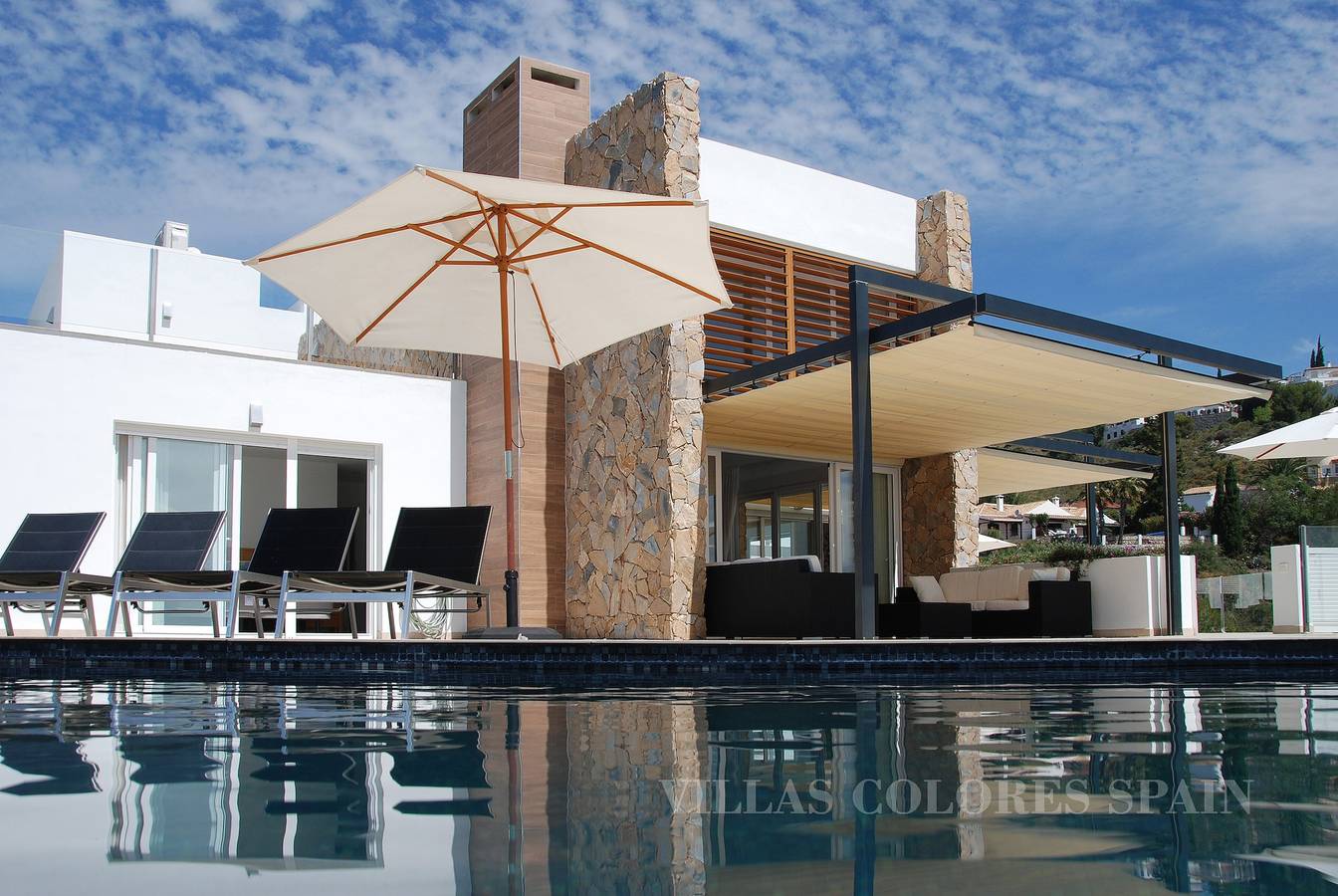 Villa "Verde" avec vue sur la mer, piscine privée et Wi-Fi in Monte de los Almendros, Salobreña