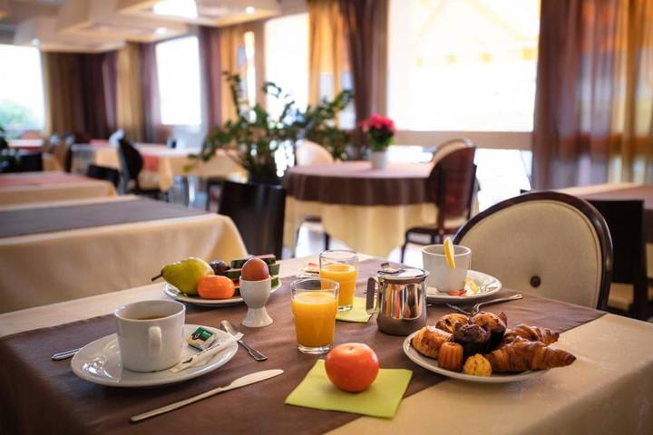 Hôtel pour 4 personnes, avec Terrasse et Jardin dans Aeroport Toulouse - Blagnac - 2