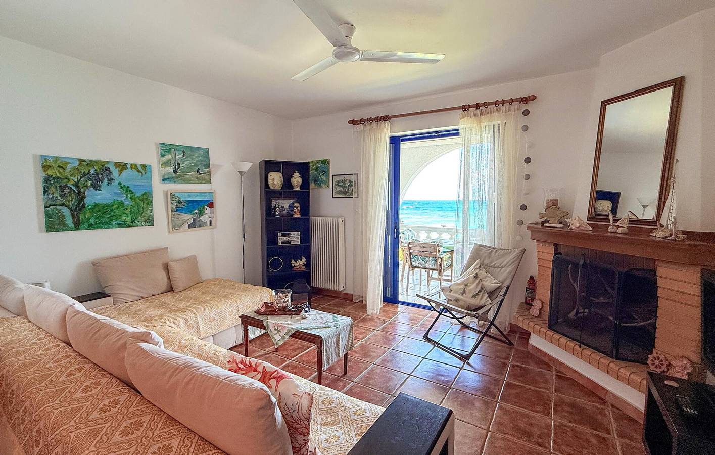 Ganze Ferienwohnung, Apartment am Meer mit atemberaubender Aussicht - 100m zum Strand, 1km zum Stadtzentrum in Korinthia