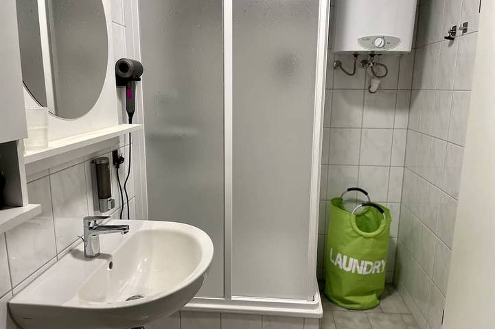 Ganze Wohnung, Ferienwohnung “Tuning-Bus\" in Erfurt, in der Nähe des Nordstrandes in Erfurt, Thüringer Kernland
