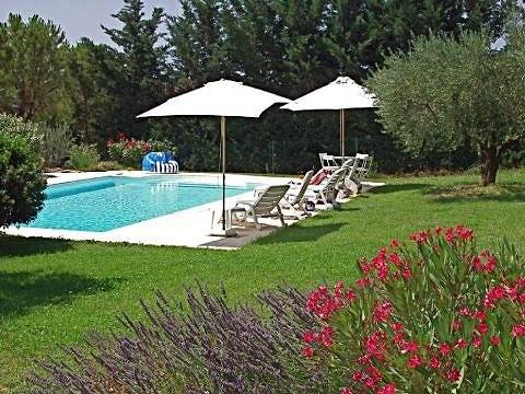 Belle bastide avec piscine chauffée et vue Luberon in Saint-Saturnin-lès-Apt, Parc naturel régional du Luberon