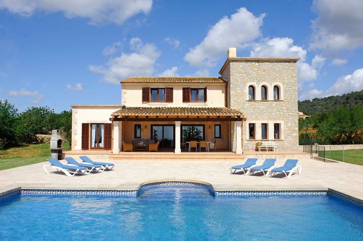 Ferienhaus für 6 Personen, mit Balkon und Garten sowie Pool und Meerblick in Calonge (Mallorca)