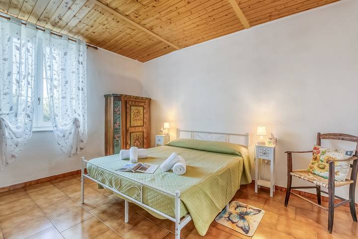 Ganze Wohnung, Butterfly Apartment: Lake Maggiore Luino Apartment with Balcony in Luino, Comune di Luino