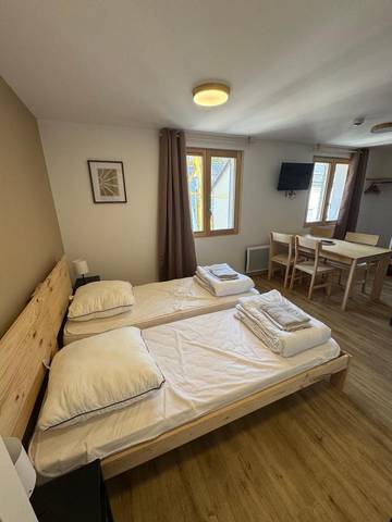 Location de vacances pour 2 personnes, avec vue et terrasse, animaux acceptés dans Office De Tourisme De Serre Chevalier Bureau De Saint Chaffrey