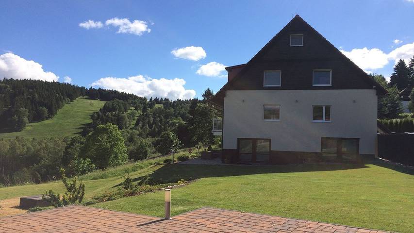 Vakantiehuis voor 12 personen, met tuin en terras, met huisdier in het Ertsgebergte (Tsjechië)