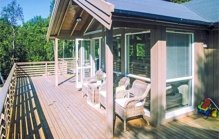 Ferienhaus für 11 Personen, mit Terrasse und Sauna in Stranda