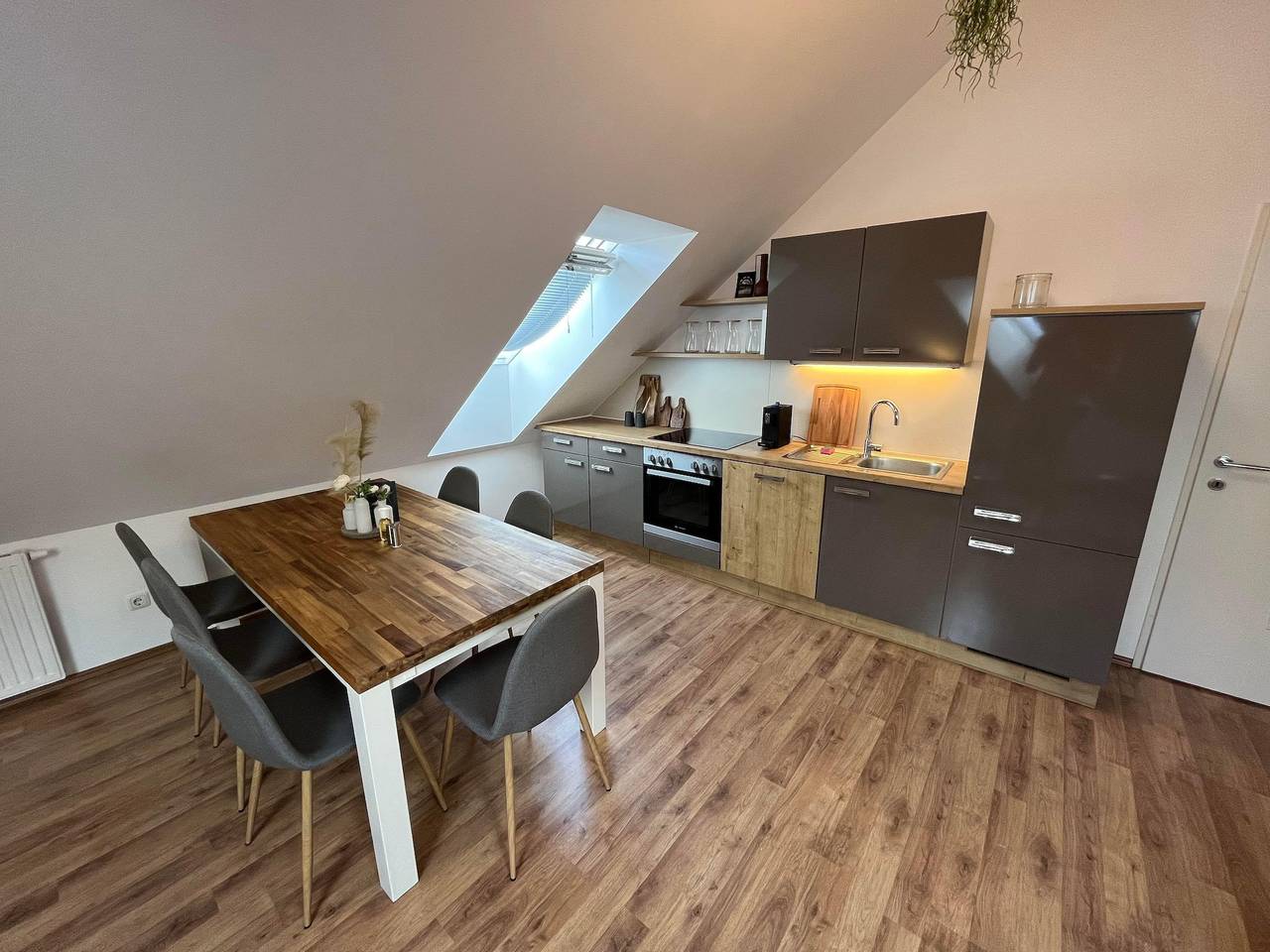 Geheel vakantieappartement, Vakantieappartement voor 6 personen in Linz, Linz - Wels