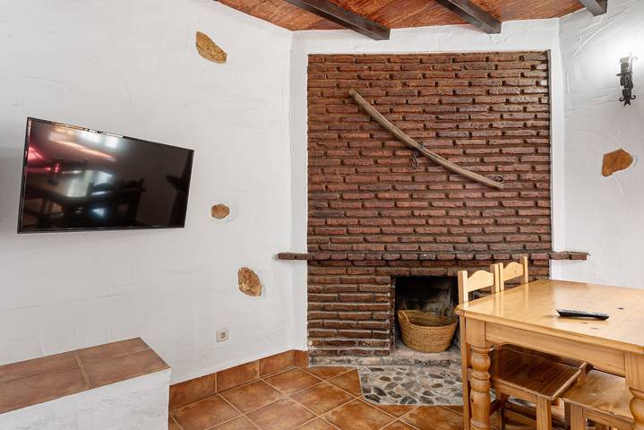 Casa rural 'La Casa Grande' con vistas al lago, piscina compartida y Wi-Fi in Campanillas, Almogía