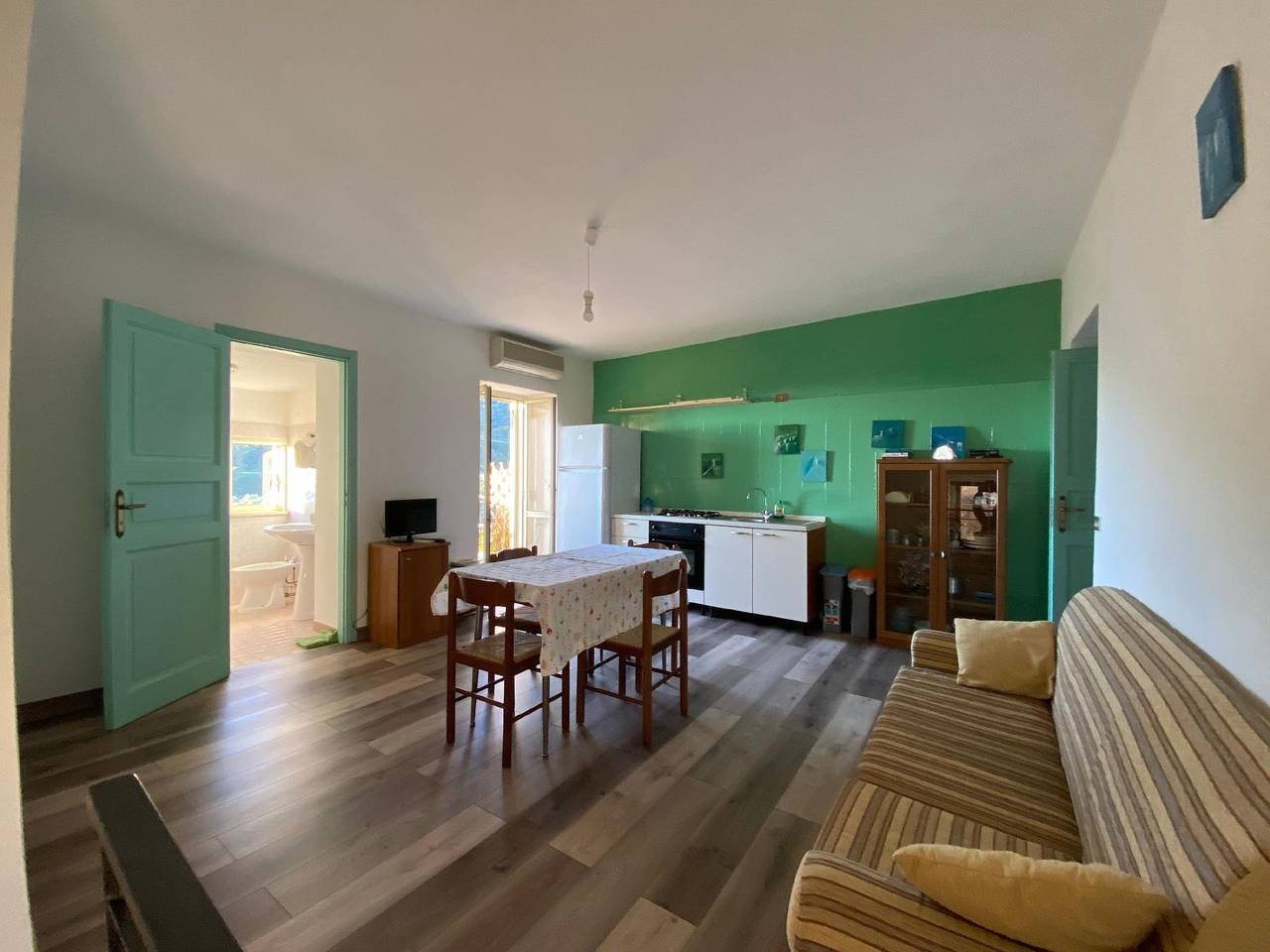 Apartamento vacacional entero, Spacious Artemide flat with terrace in Badolato, Provincia de Catanzaro