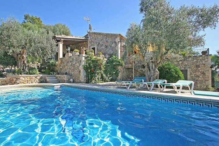 Villa for 7 people, with terrace and garden - 1