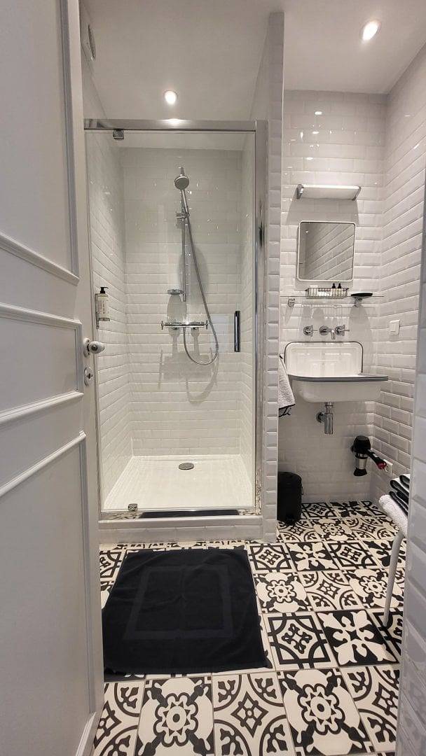 Chez Pépé Merle - B&B Paris 11ème - Chambre Oberkampf in Paris, Île de France