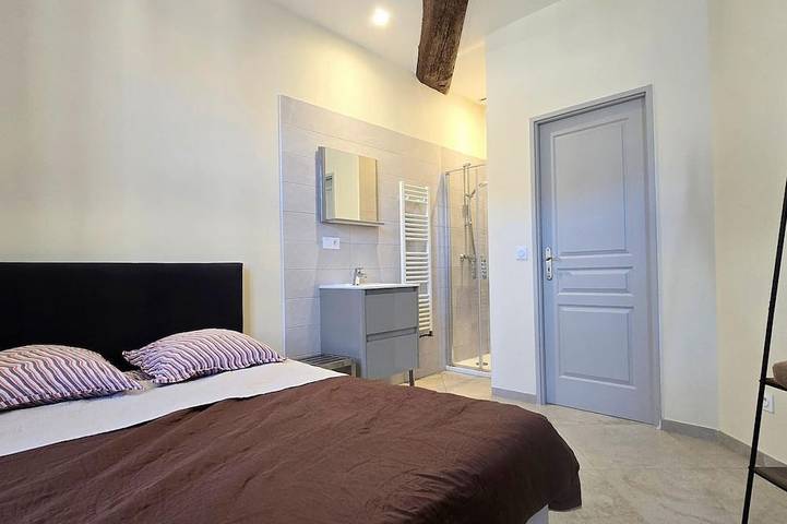 Gîte pour 12 personnes, avec terrasse à Mareil-le-Guyon - 2