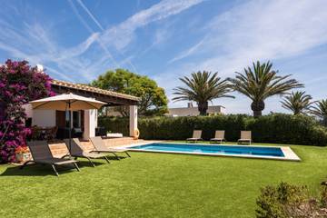 Villa in Sant Lluís, Coast of Menorca für 6 
