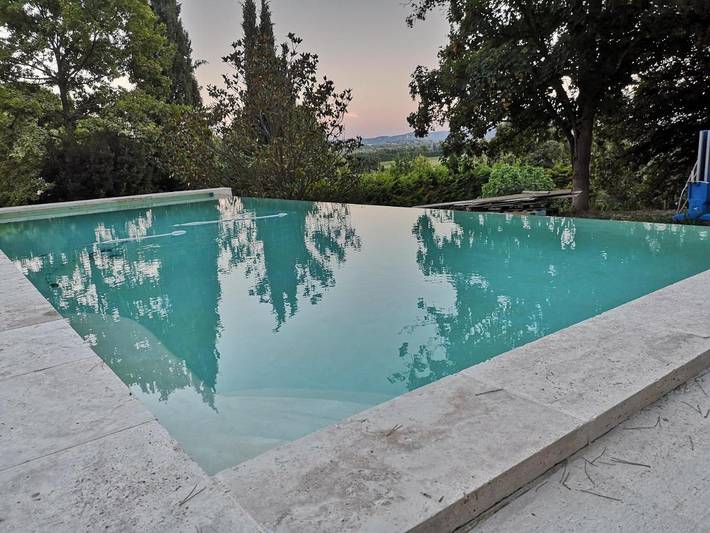 Location de vacances pour 5 personnes, avec jardin ainsi que piscine et vue, adapté aux familles à Cheval-Blanc - 3