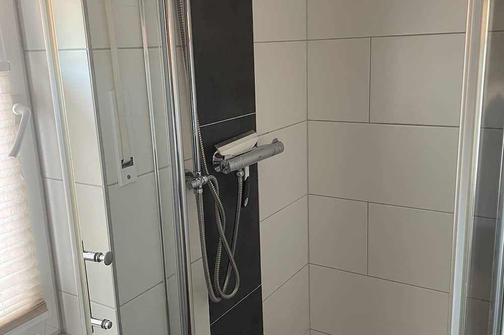 Ganze Wohnung, Moderne großzügige Ferienwohnung in Leer, Nordseeküste