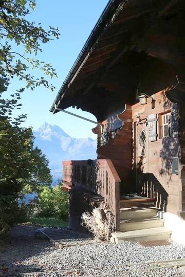 Gîte pour 8 personnes, avec balcon ainsi que vue et jardin à Gryon