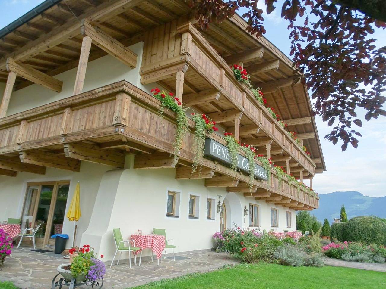 Sportpension Christina by Piaunddirk in Tuxer Alpen, Fügen