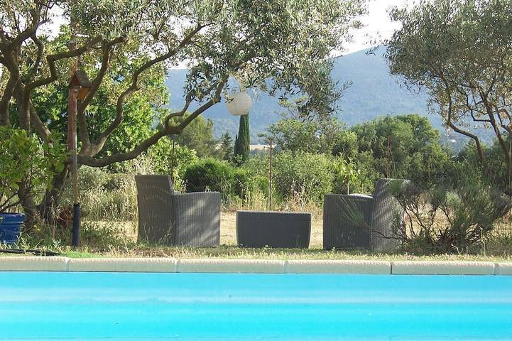 Location de vacances pour 2 personnes, avec terrasse et jardin à Lourmarin - 4
