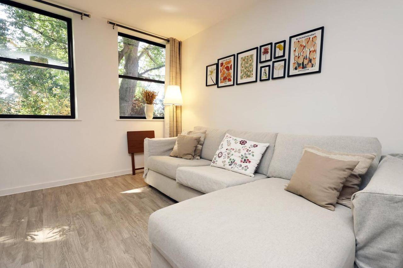 Appartement entier, Modern Comfort Near Castle St with Wifi & Parking! in Taunton, Somerset