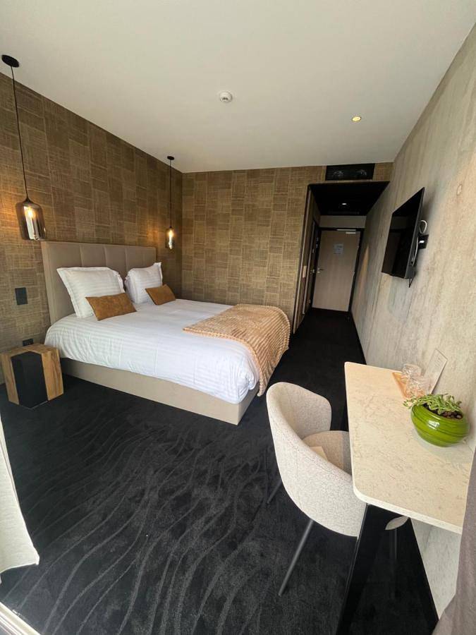 Hôtel pour 2 personnes, avec balcon et jacuzzi à Espalion - 3