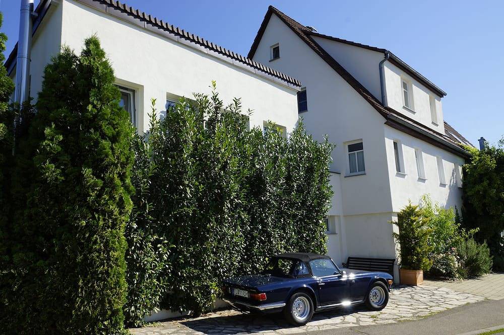 Stilvolles Künstler-Bauernhaus mit 2 getrennten Wohneinheiten bei Tübingen in Kusterdingen, Neckar-Alb
