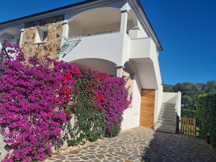 Appartamento per 4 persone, con Balcone e Giardino a Padru