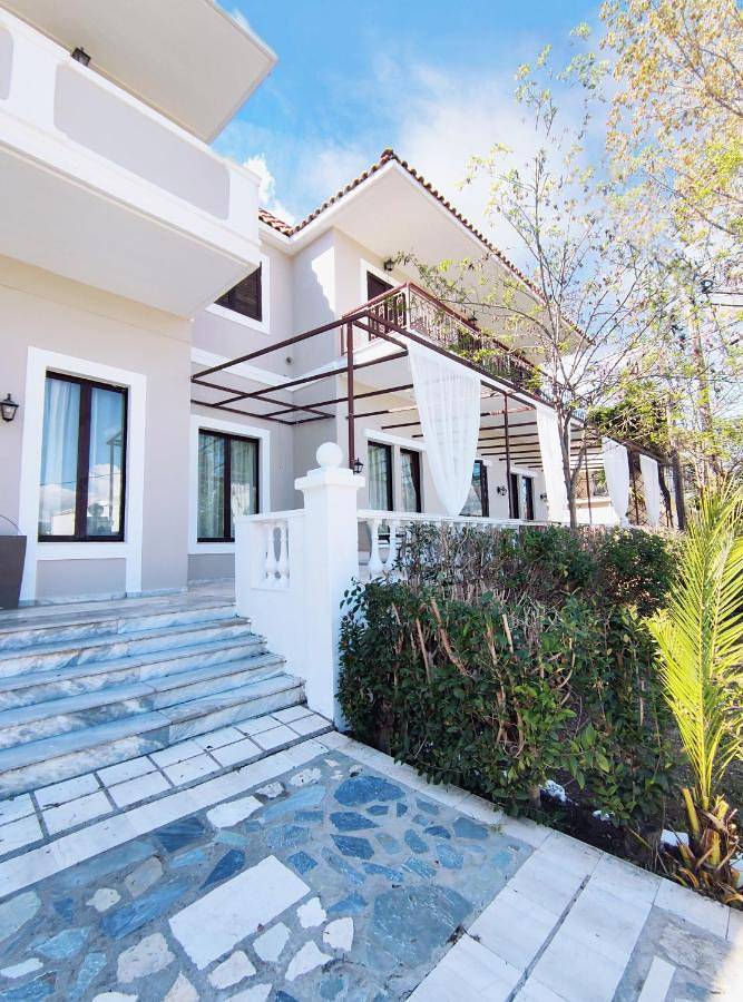 Hôtel pour 2 personnes, avec Balcon et Terrasse ainsi que Jardin et Piscine