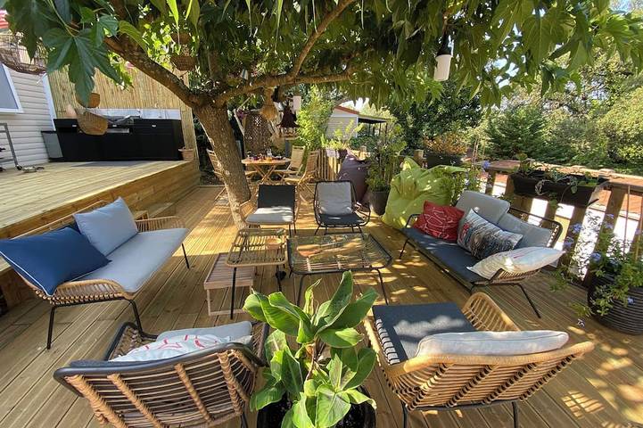 Holiday home for 6 people, with garden and terrace as well as hot tub and pool - 1