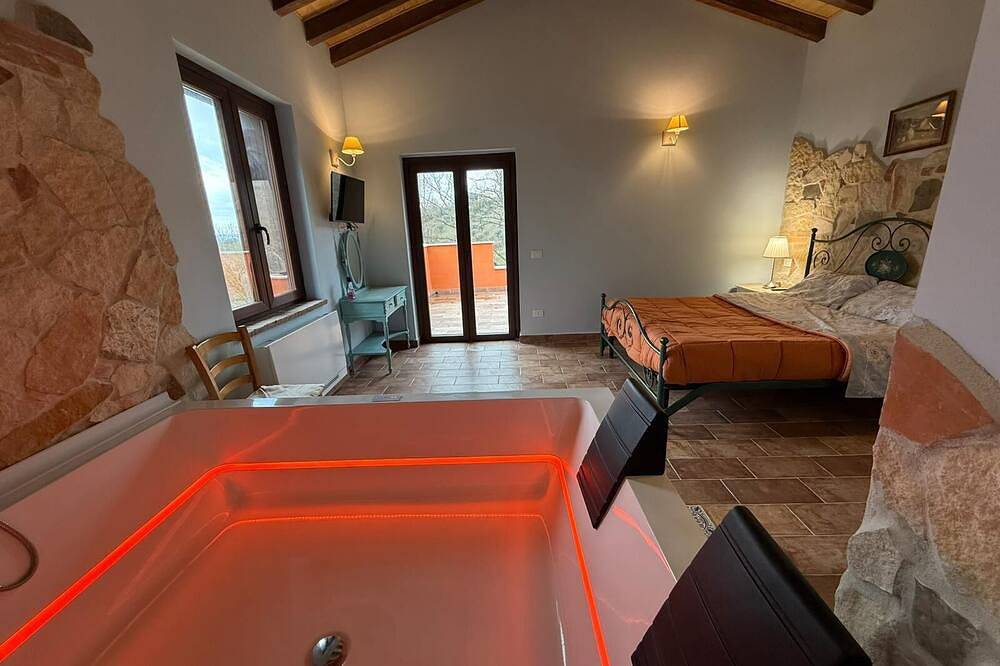 Scappo in Umbria, Casale Rusinè in Narni, Provincia di Terni