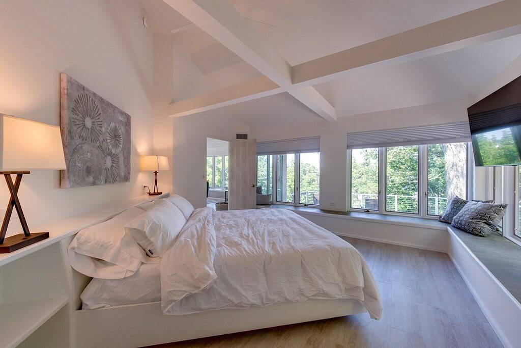 Private retreat with great views of downtown Cincinnati in Kenton County