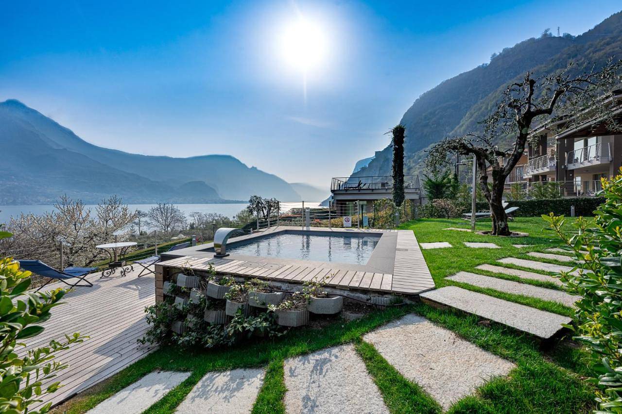 Villa Vittoria with private heated pool & shared sauna - Bellagio Village Residence in Onno (Oliveto Lario), Oliveto Lario