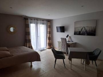 Gîte pour 2 personnes, avec terrasse à Aureille
