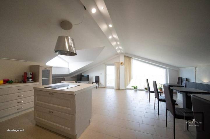 Chambre d’hôte pour 2 personnes, avec Balcon et Jacuzzi ainsi que Terrasse et Jardin dans Maschito