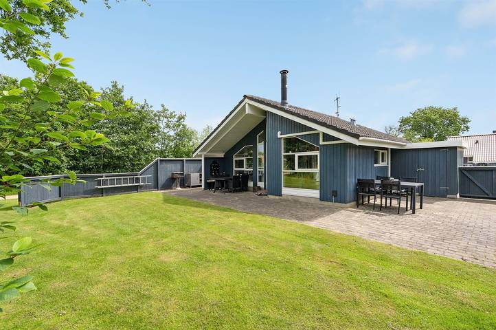 Ferienhaus für 4 Personen, mit Terrasse und Whirlpool sowie Sauna in Bork Havn