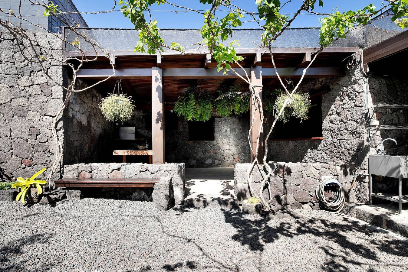 Casa de campo 'Finca El Refugio' con vistas a la montaña, terraza privada y Wi-Fi in Teguise, Lanzarote