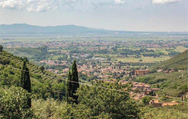 Appartamento a bordo piscina con parcheggio e aria condizionata in Calci, Pisa e dintorni