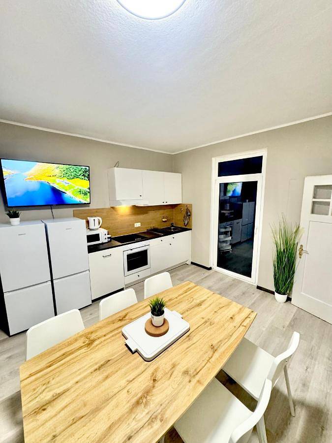 Ferienwohnung für 12 Personen, mit Balkon und Terrasse sowie Ausblick in Verl
