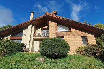 Gîte pour 10 personnes, avec jardin à Puy-Saint-Pierre