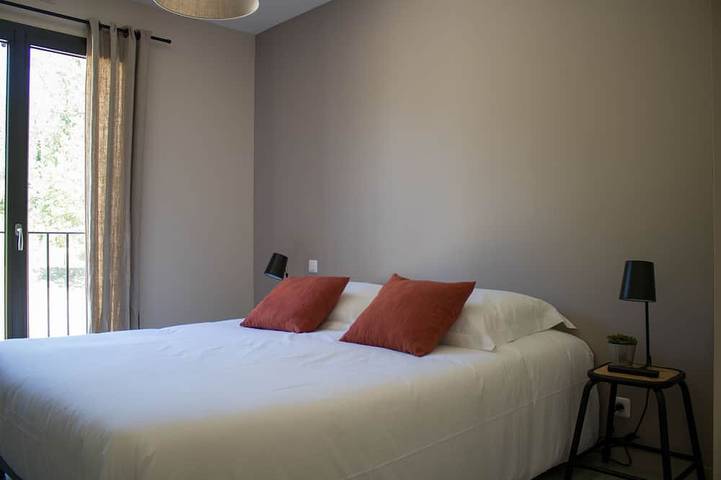 Gîte pour 6 personnes, avec terrasse ainsi que jardin et piscine à Laval-Saint-Roman - 3